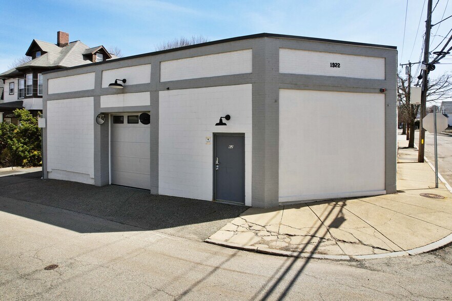 62 Adams St, Waltham, MA à vendre - Photo de l’immeuble – Image 3 sur 8