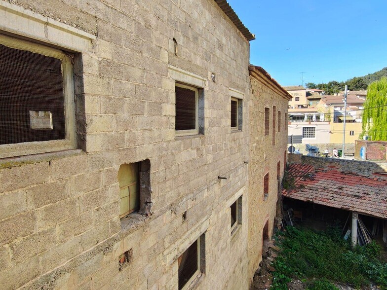 Industriel/Logistique dans Monistrol de Montserrat, Barcelona à vendre - Photo de l’immeuble – Image 2 sur 46