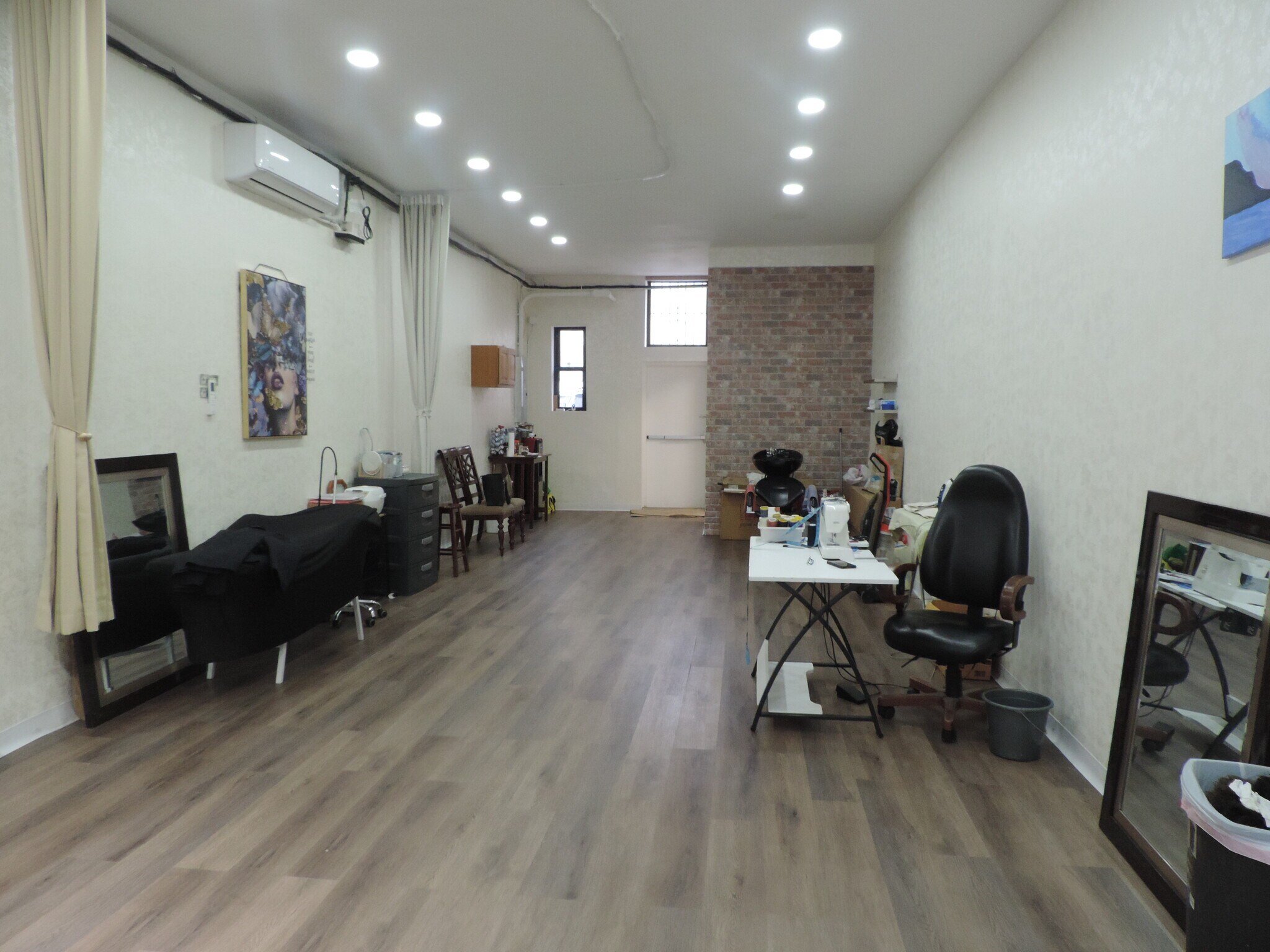 4 Welwyn Rd, Great Neck, NY à louer Photo principale– Image 1 sur 4