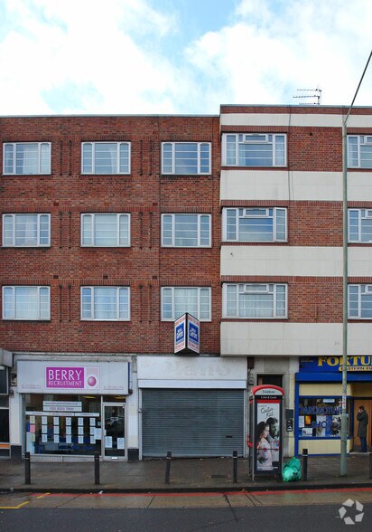 379-395 Hendon Way, Londres à louer - Photo de l’immeuble – Image 2 sur 2