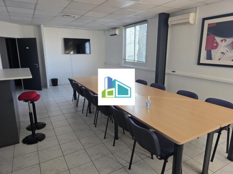 Local d’activités dans Aubagne à louer - Photo intérieure – Image 2 sur 7