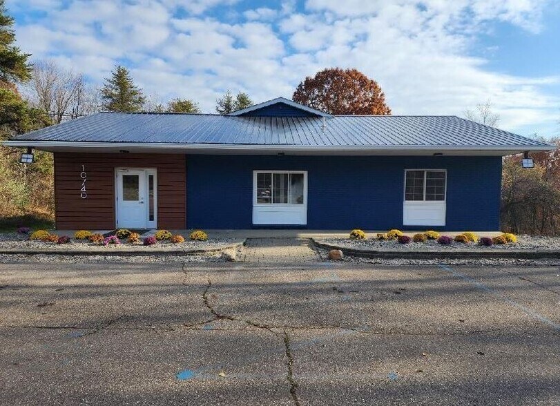 10740 Dixie Hwy, Davisburg, MI à louer - Photo de l’immeuble – Image 2 sur 5