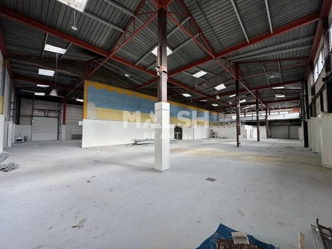 Plus de détails pour Bureau, Local d'activités à louer