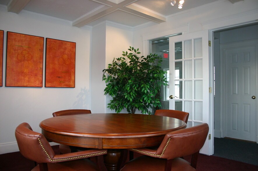 69 Holmes St, Quincy, MA à louer - Photo intérieure – Image 2 sur 4