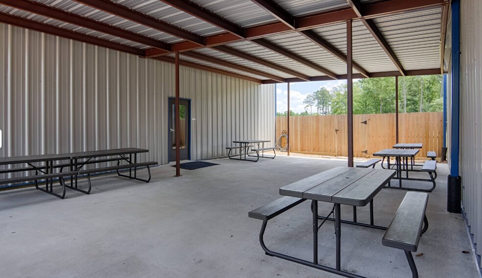 33204 Magnolia Cir, Magnolia, TX à vendre - Photo de l’immeuble – Image 3 sur 6