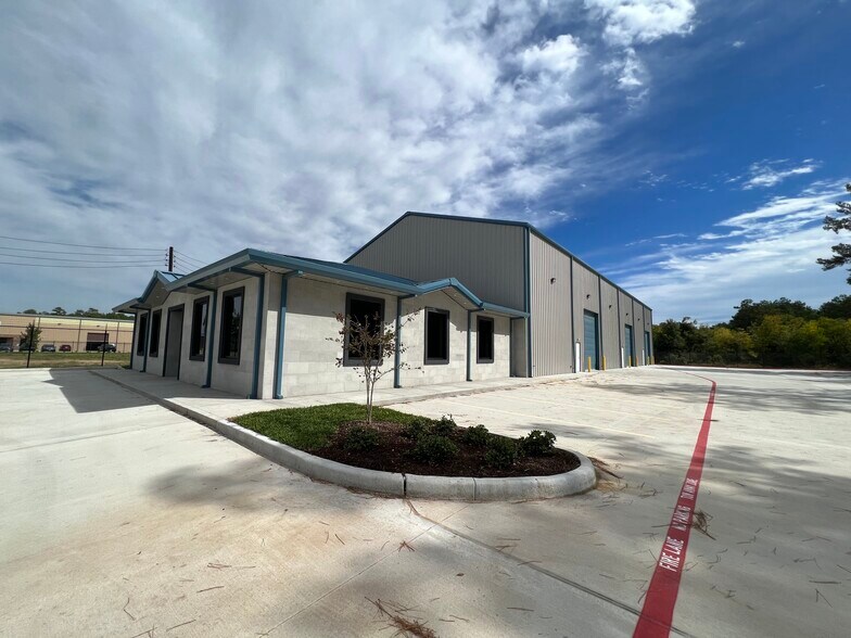 18630 Intercontinental Crossing Dr, Houston, TX à louer - Photo de l’immeuble – Image 2 sur 57