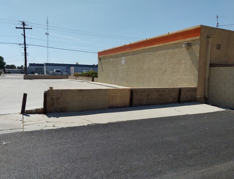 44130 Division St, Lancaster, CA à vendre - Photo de l’immeuble – Image 2 sur 19