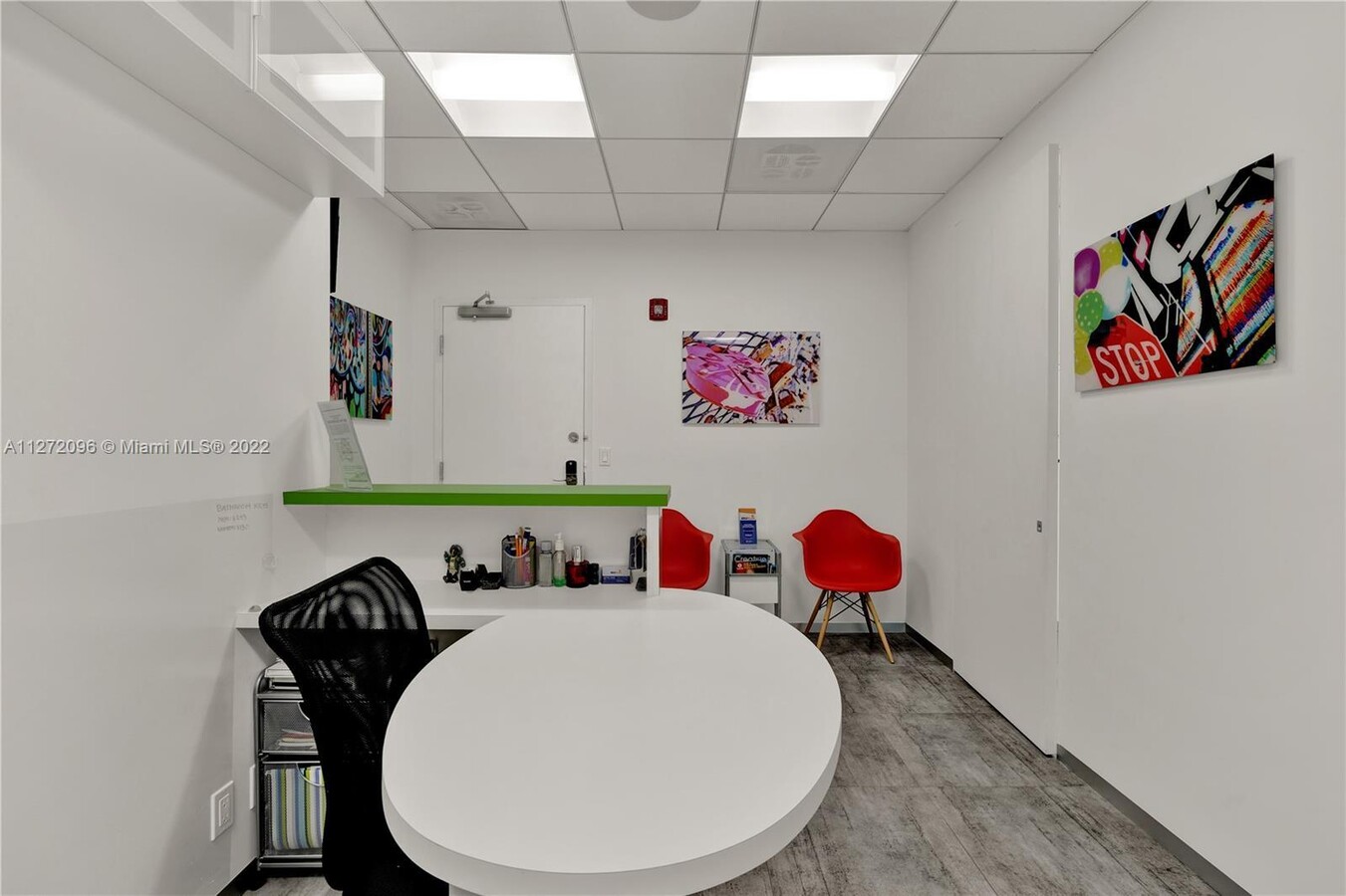 2450 Hollywood Blvd, Hollywood, FL 33020 - Lot 310 - - Photo intérieure - Image 1 of 12