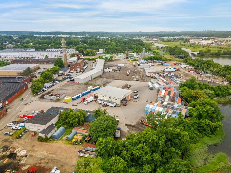 56-58R Pulaski St, Peabody, MA à louer - Photo de l’immeuble – Image 2 sur 6
