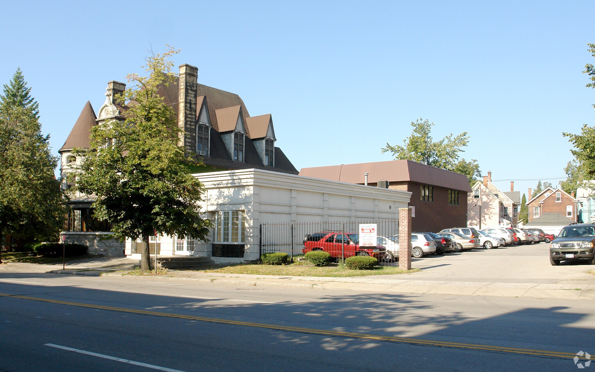 490 Delaware Ave, Buffalo, NY à louer Photo principale– Image 1 sur 5