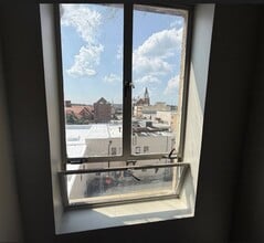 121 S Broadway Ave, Tyler, TX à louer Photo intérieure– Image 2 sur 2