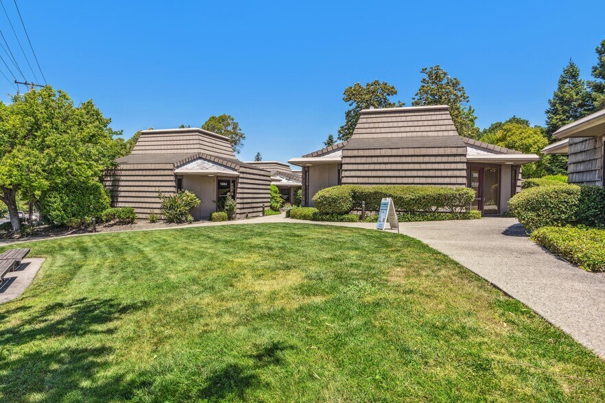 1802 San Miguel Dr, Walnut Creek, CA à vendre - Photo de l’immeuble – Image 3 sur 45