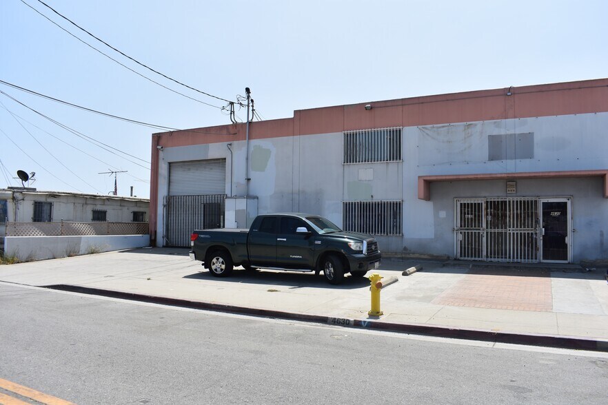 4630 Cecelia St, Cudahy, CA à louer - Photo de l’immeuble – Image 1 sur 7
