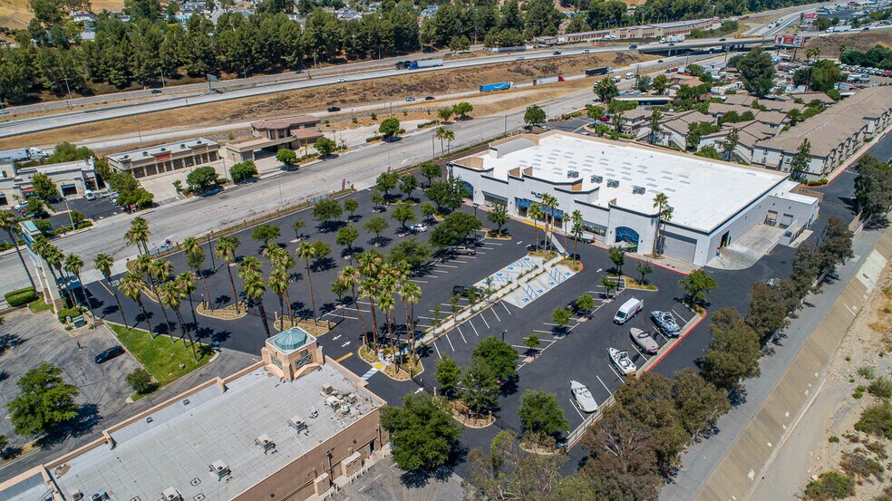 31970 Castaic Rd, Castaic, CA à louer - Photo de l’immeuble – Image 2 sur 15
