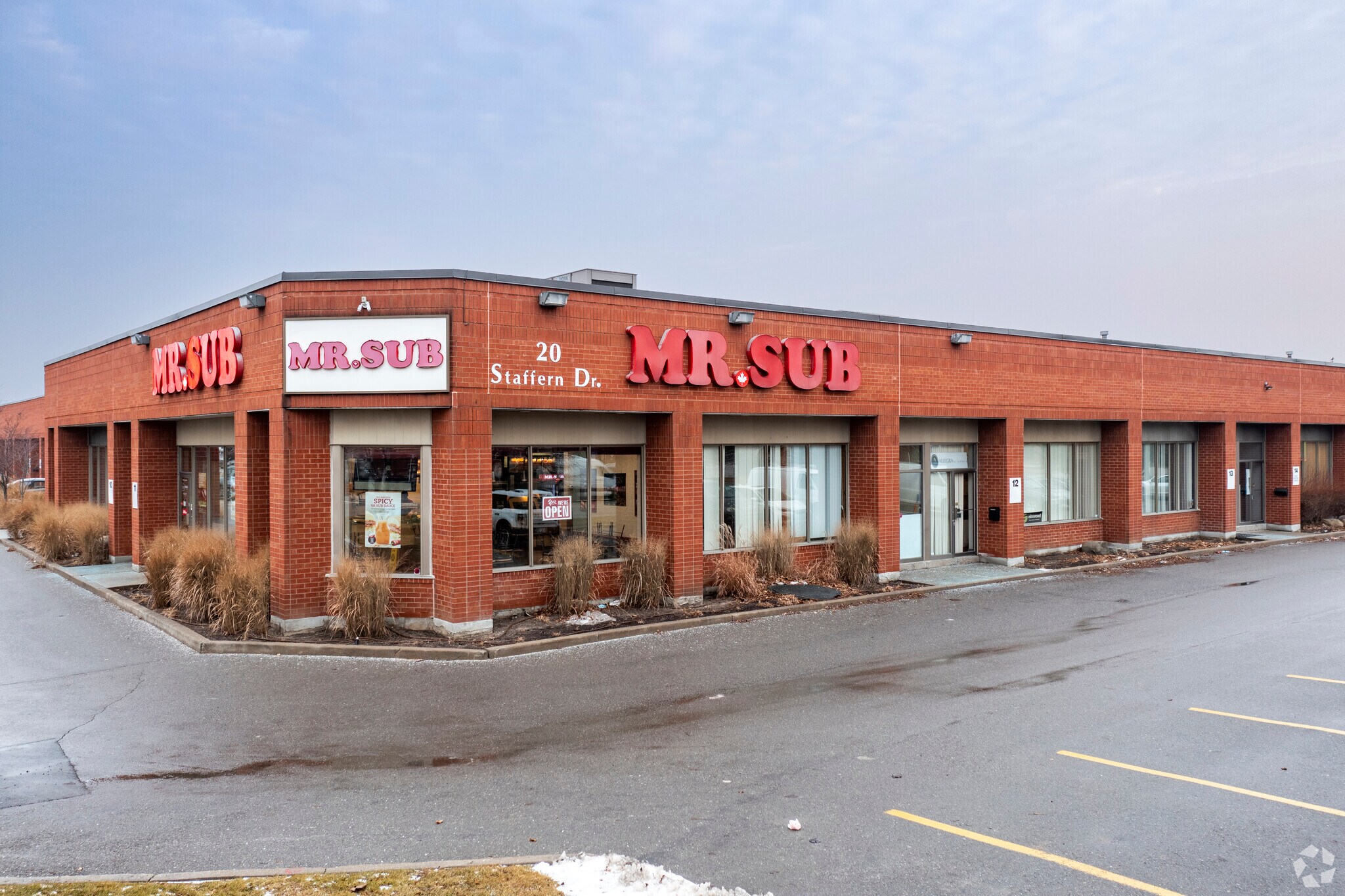 20 Staffern Dr, Vaughan, ON à louer Photo de l’immeuble– Image 1 sur 4