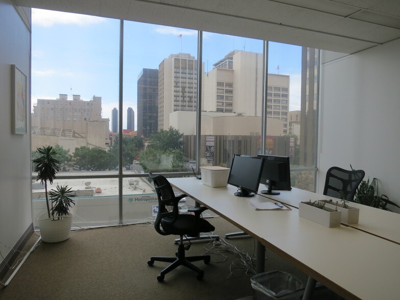 303 A St, San Diego, CA à louer - Photo intérieure – Image 2 sur 8
