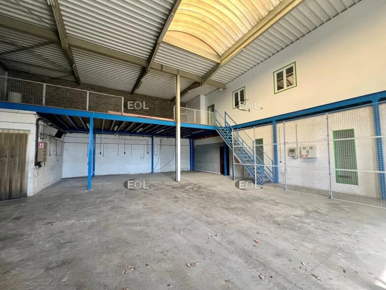 Local d’activités dans Claye-Souilly à louer - Photo intérieure – Image 2 sur 7