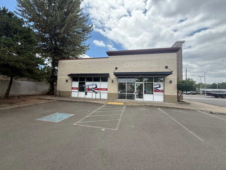 2157 W 11th Ave, Eugene, OR à louer - Photo de l’immeuble – Image 2 sur 8