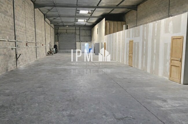 Plus de détails pour Local d'activités à louer