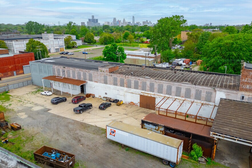 6501 Mack Ave, Detroit, MI à vendre - Photo de l’immeuble – Image 2 sur 9