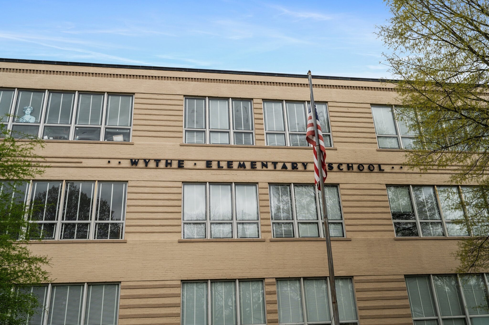 200 Claremont Ave, Hampton, VA à vendre Photo principale– Image 1 sur 31