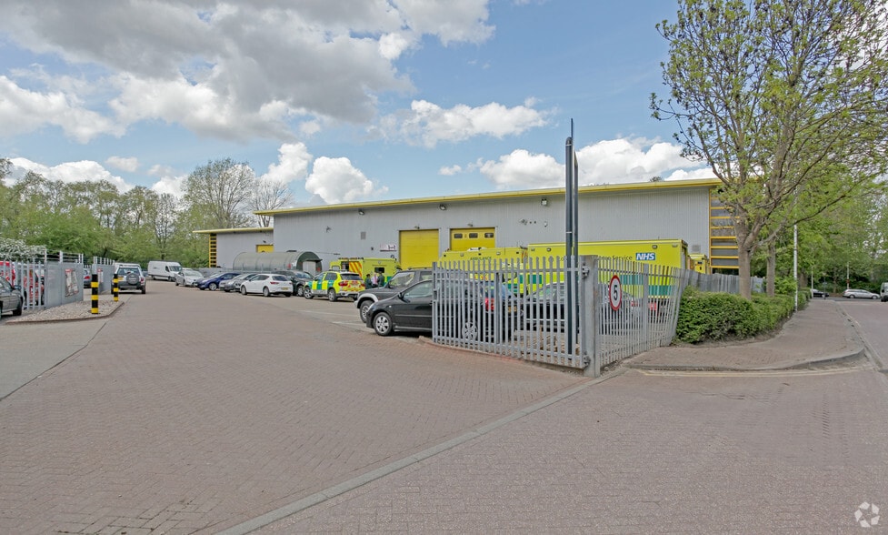 6 South Cres, Londres à louer - Photo principale – Image 1 sur 7