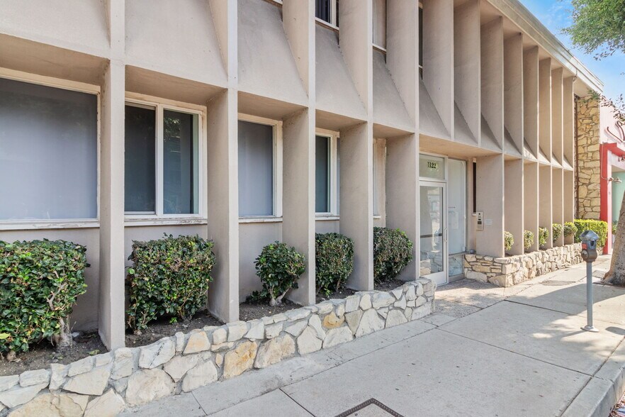 1122 S Robertson, Los Angeles, CA à louer - Photo de l’immeuble – Image 2 sur 4