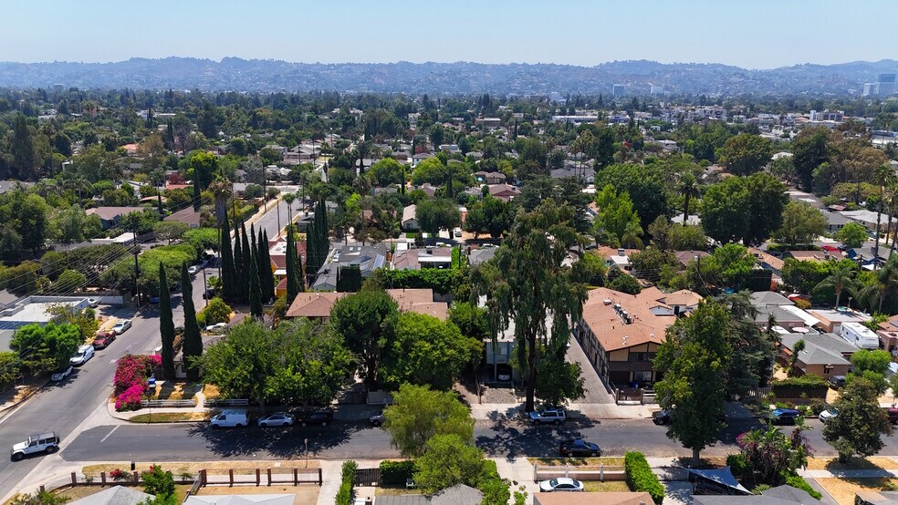 14310 Tiara St, Sherman Oaks, CA à vendre - Photo de l’immeuble – Image 3 sur 11