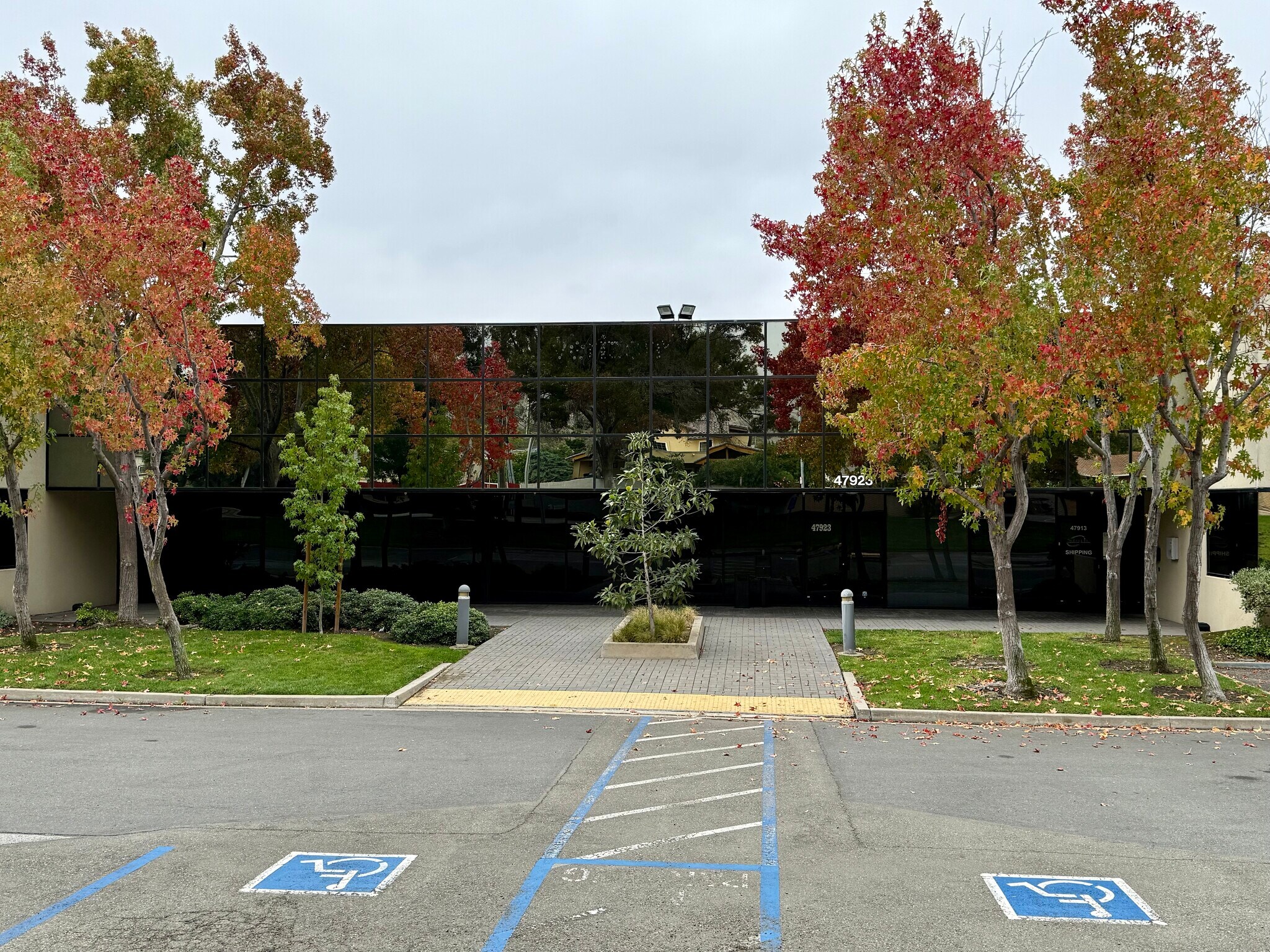 47913-47963 Warm Springs Blvd, Fremont, CA à louer Photo principale– Image 1 sur 15