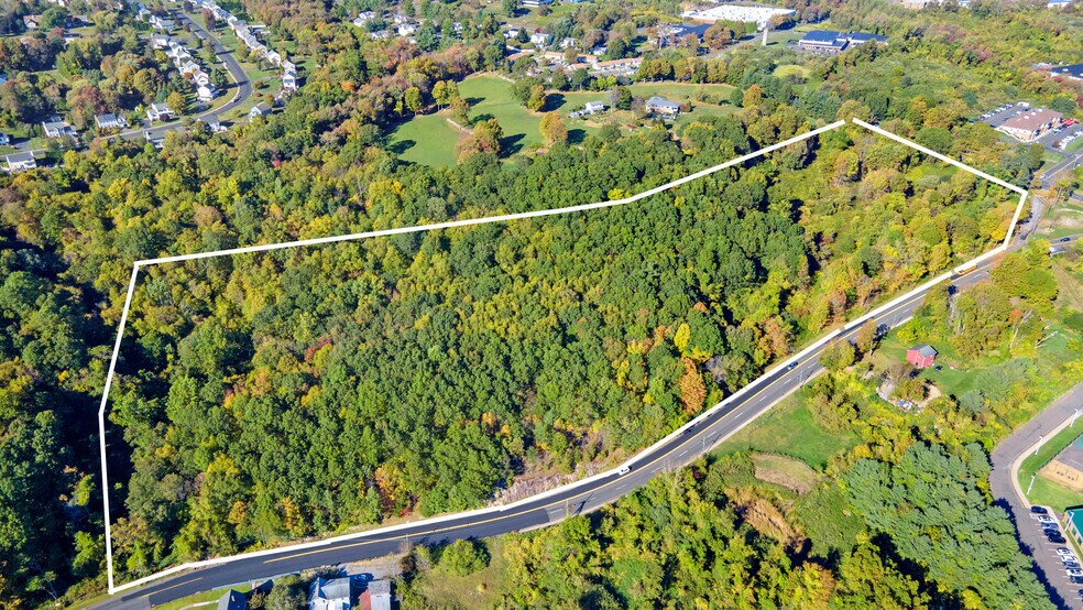 741 Echo Lake Rd, Watertown, CT à vendre - Autre – Image 1 sur 3