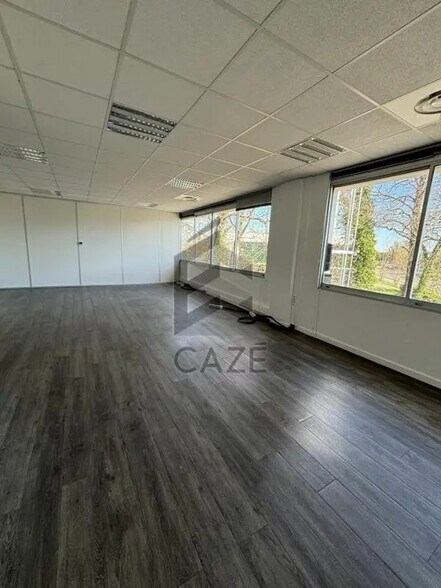 Bureau dans Mérignac à louer - Photo de l’immeuble – Image 2 sur 6