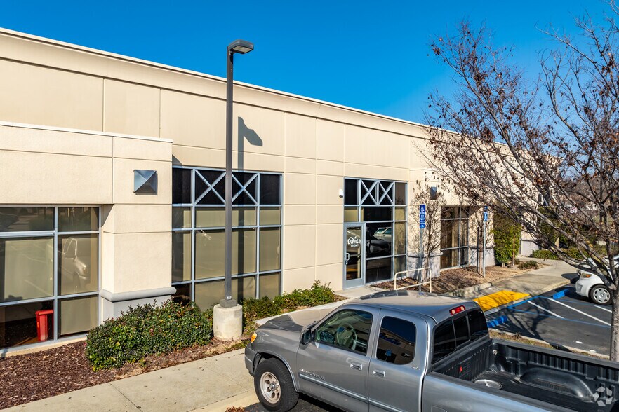 8231 E Stockton Blvd, Sacramento, CA à vendre - Photo de l’immeuble – Image 3 sur 6