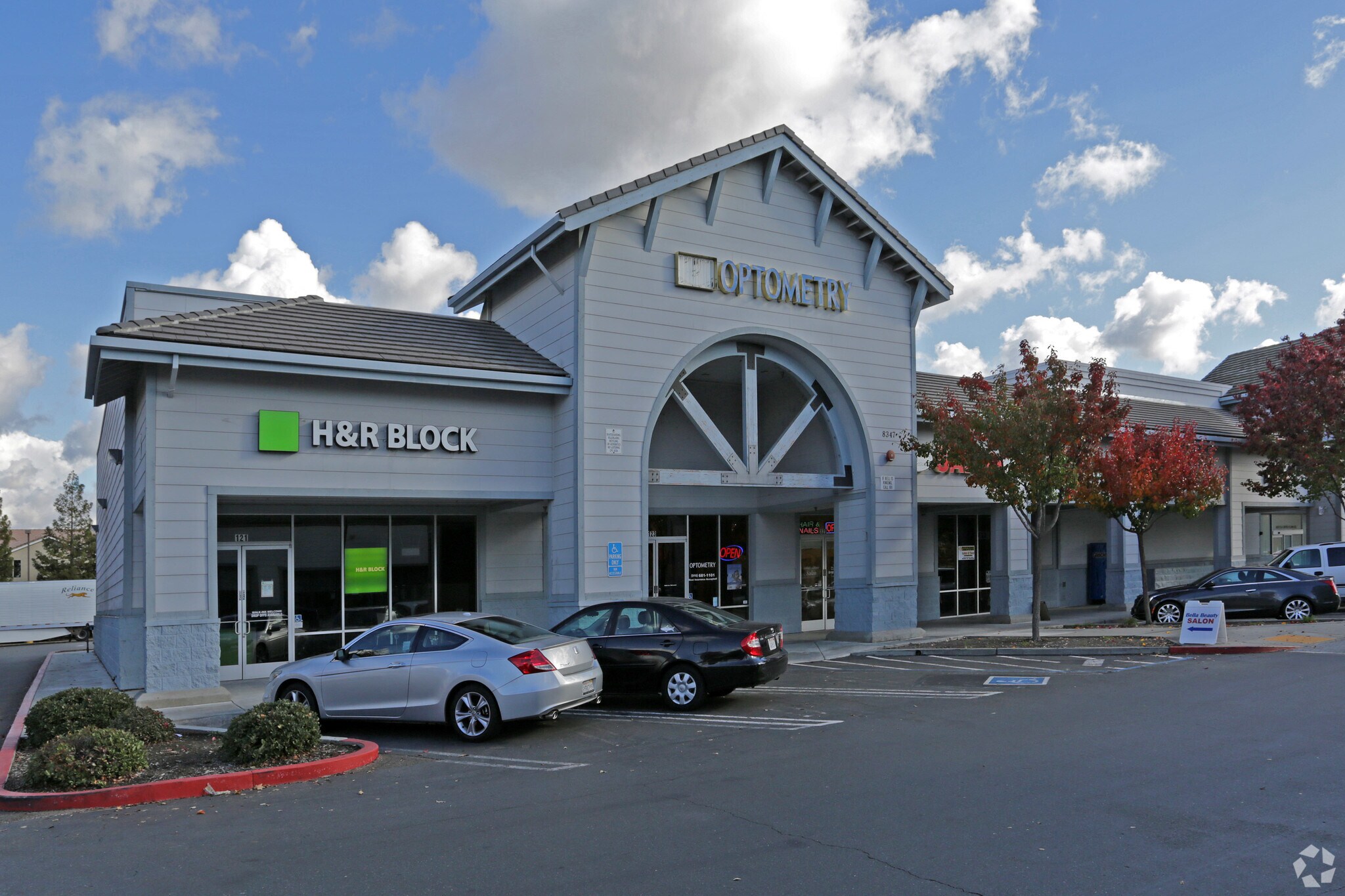 8347 Elk Grove Florin Rd, Sacramento, CA à louer Photo principale– Image 1 sur 6