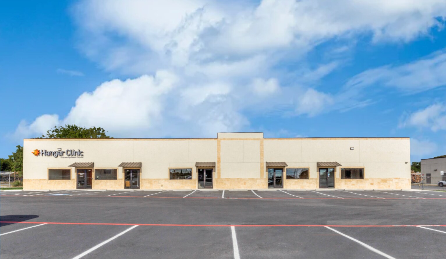 600 E Amber St, San Antonio, TX à vendre Photo de l’immeuble– Image 1 sur 17