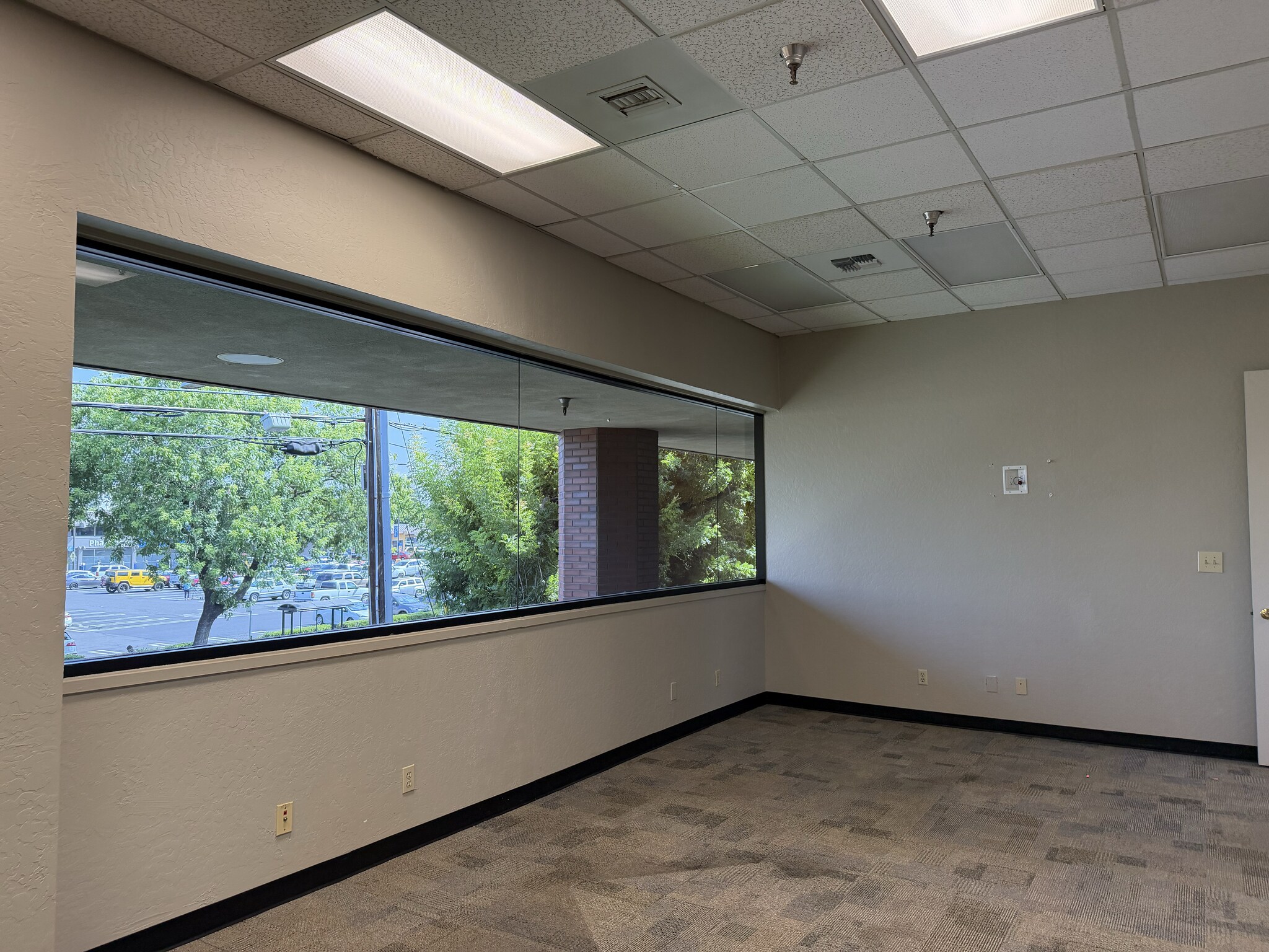 1200 E Orangeburg Ave, Modesto, CA à louer Photo intérieure– Image 1 sur 15