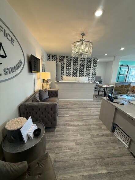 260 Main St, Huntington, NY à louer - Photo de l’immeuble – Image 3 sur 7