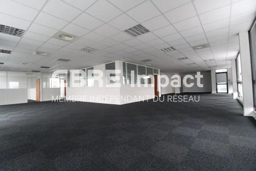 Bureau dans Reims à louer - Photo de l’immeuble – Image 3 sur 8