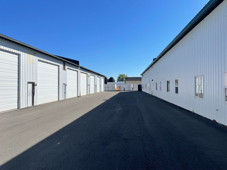 215 Arden Dr, Belgrade, MT à louer - Photo de l’immeuble – Image 2 sur 4