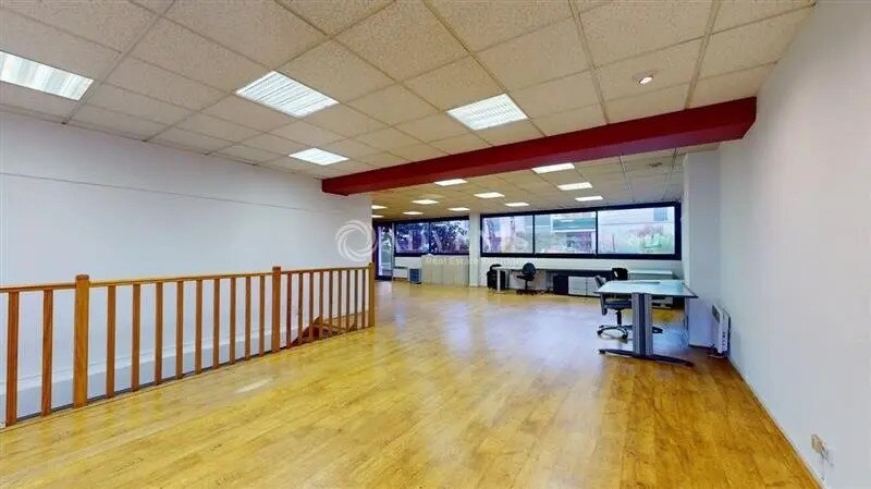 Bureau dans Le Raincy à louer - Photo de l’immeuble – Image 2 sur 9