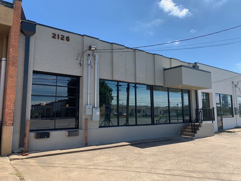 2126 Irving Blvd, Dallas, TX à vendre - Photo de l’immeuble – Image 3 sur 6