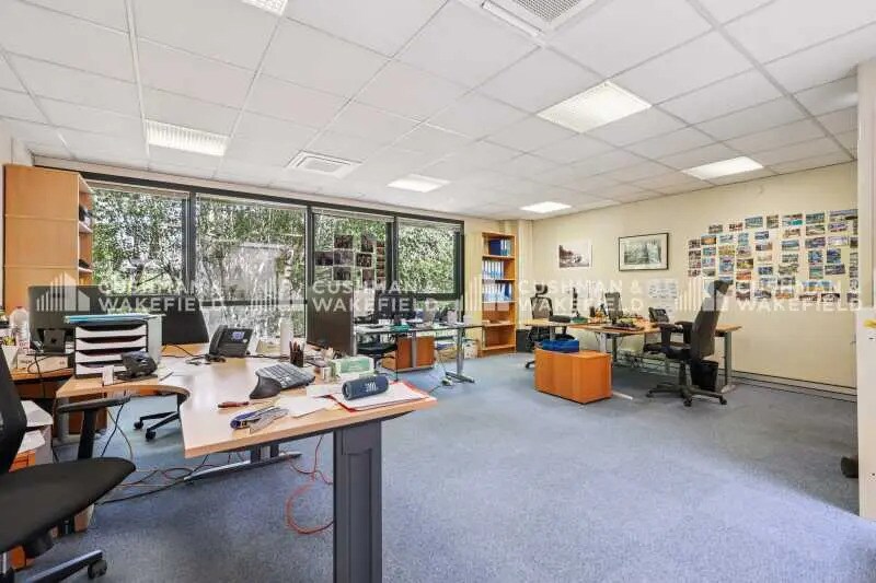 Bureau dans Lisses à louer - Photo de l’immeuble – Image 3 sur 14