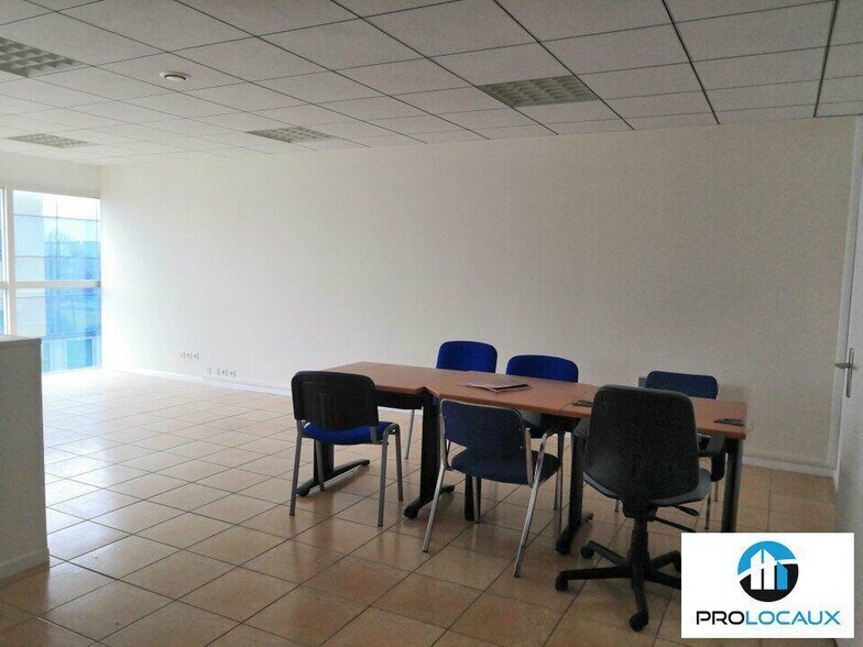 Bureau dans Évreux à louer - Photo de l’immeuble – Image 1 sur 1
