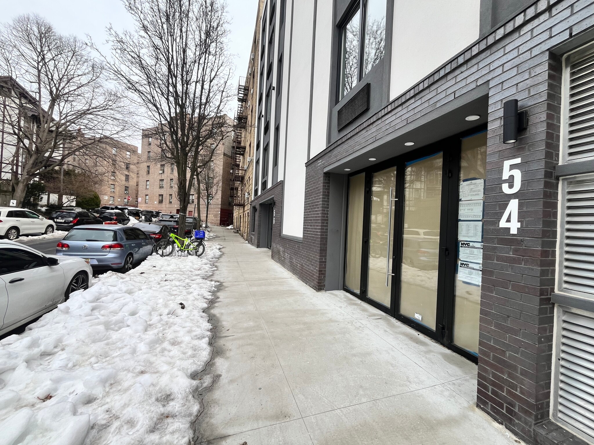 56 Marble Hill Ave, Bronx, NY à louer Photo de l’immeuble– Image 1 sur 10