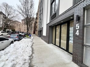 56 Marble Hill Ave, Bronx, NY à louer Photo de l’immeuble– Image 1 sur 10