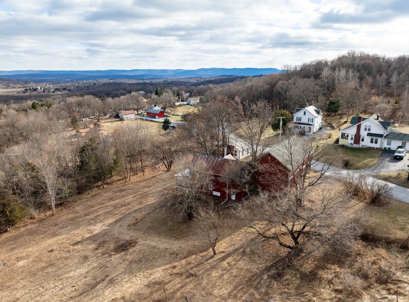 156 Mount Zion Rd, Marlboro, NY à vendre - Photo de l’immeuble – Image 2 sur 40