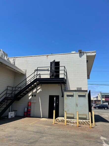 1250 Commercial Ave, Oxnard, CA à louer - Photo de l’immeuble – Image 3 sur 13