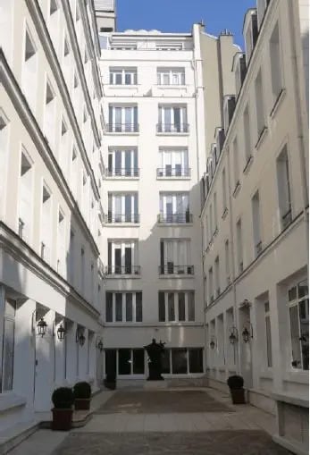 50 Rue De Paradis, Paris à louer Photo de l’immeuble– Image 1 sur 10