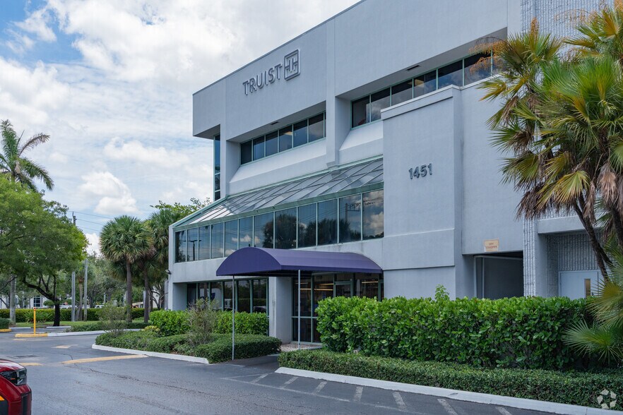 1451 W Cypress Creek Rd, Fort Lauderdale, FL à louer - Photo de l’immeuble – Image 3 sur 18