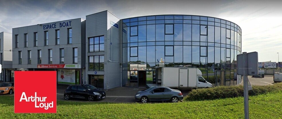 Bureau dans Nogent-le-Phaye à louer - Photo de l’immeuble – Image 1 sur 2