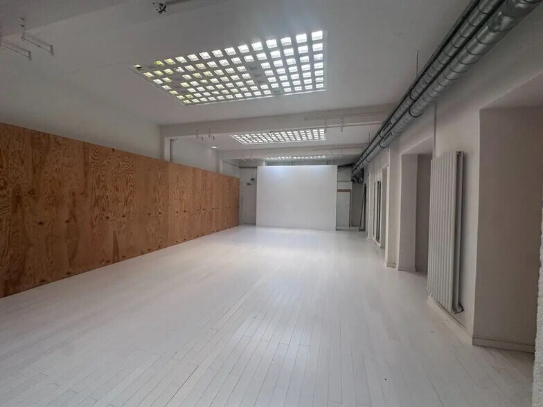 Local commercial dans Paris à louer - Photo intérieure – Image 2 sur 5